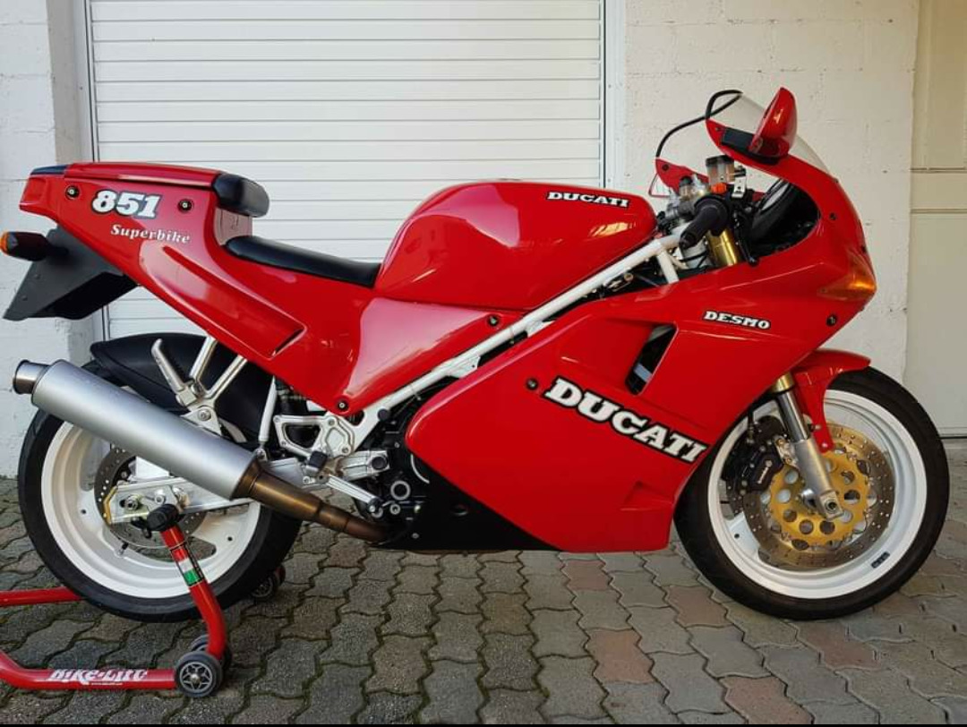 1991 Ducati Superbike  1991 Ducati 851 Superbike