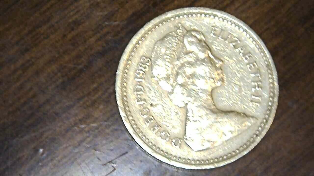 1983 English Pound Error Coin Upside Down Stamping